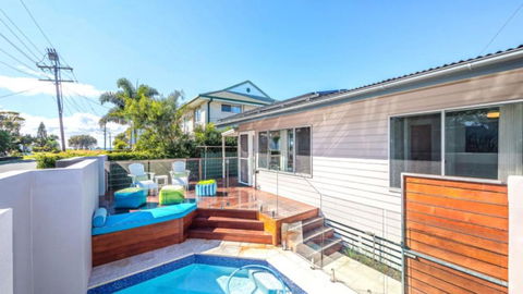 A Beachside Beauty With Pool - Lightning Ridge Tourism 1