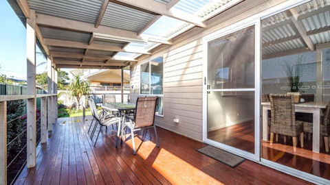 A Beachside Beauty With Pool - Lightning Ridge Tourism 3
