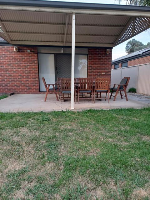 A Beautiful And Spacious Home. - Lightning Ridge Tourism 2