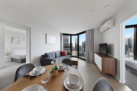A Chic 2BR Apt Near Melbourne CBD W FREE Parking - Lightning Ridge Tourism 4