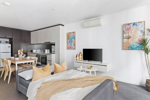 A Chic 2BR Apt Near Southern Cross, With Secure Parking - Lightning Ridge Tourism 4
