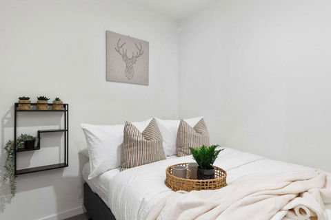 A Chic 2BR Apt Right Next To Melbourne Central - Lightning Ridge Tourism 4