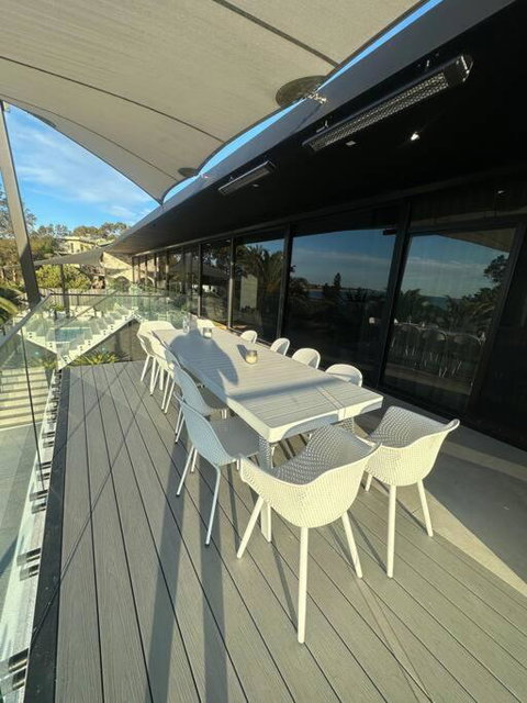 Adelaide - Upmarket Water Front Home - Lightning Ridge Tourism 2