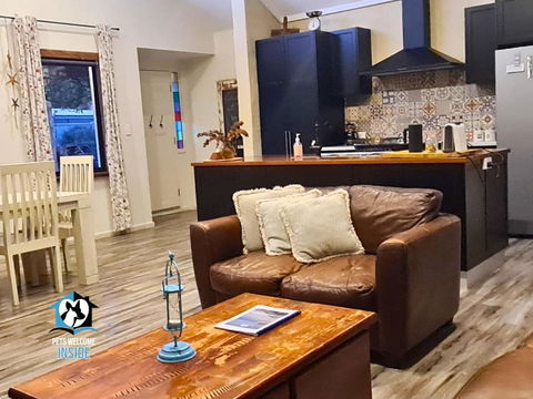 A Beautiful New Property, Walking Distance To The Beach In Esperance WA! - Lightning Ridge Tourism 1