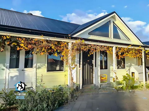 A Beautiful New Property, Walking Distance To The Beach In Esperance WA! - Lightning Ridge Tourism 0