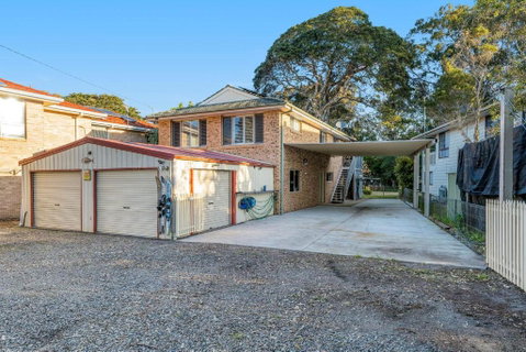 Absolute Waterfront - Lightning Ridge Tourism 1