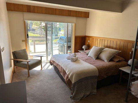 Altitude Apartments - Lightning Ridge Tourism 4