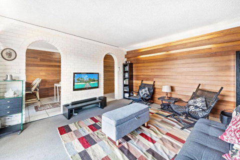 Anjuna, 2 Bedroom Apartment On Canal - Lightning Ridge Tourism 3