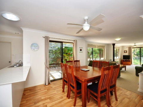 All Decked Out - Lightning Ridge Tourism 2