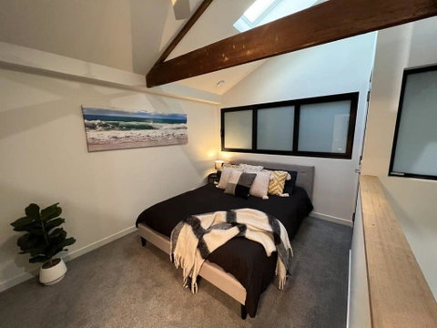 Apt With Aircon & Loft Bedroom Great Location - Lightning Ridge Tourism 0