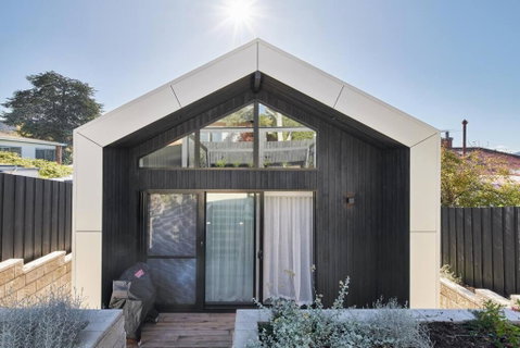 Architectural Brilliance - Sandy Bay - Lightning Ridge Tourism 1
