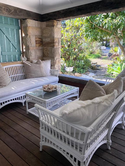 Avalon Beach Cottage- The Islander - Lightning Ridge Tourism 0