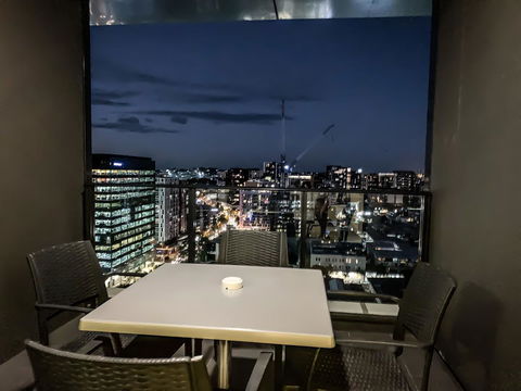 M&A Apartments - Lightning Ridge Tourism 12