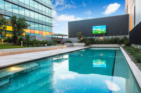 M&A Apartments - Lightning Ridge Tourism 8