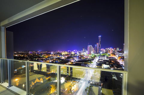 M&A Apartments - Lightning Ridge Tourism 13