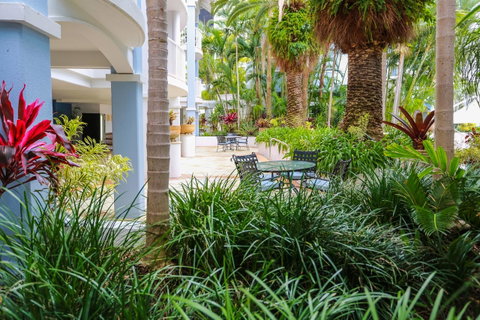 Bel Air On Broadbeach - Official - Lightning Ridge Tourism 3