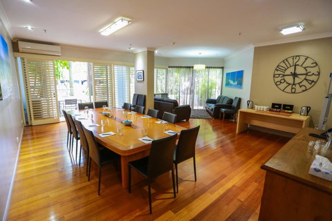 Bel Air On Broadbeach - Official - Lightning Ridge Tourism 8