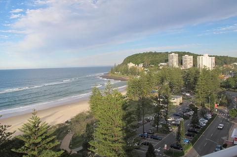 Pacific Regis Beachfront Holiday Apartments - Lightning Ridge Tourism 12