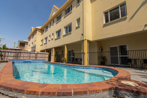 Burleigh Gold Coast Motel - Lightning Ridge Tourism 21