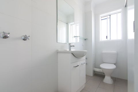 Burleigh Gold Coast Motel - Lightning Ridge Tourism 14
