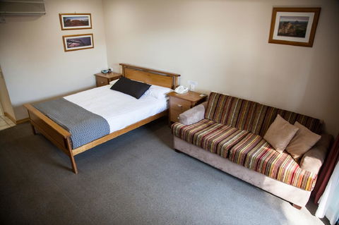 Eastgate On The Range Motel - Lightning Ridge Tourism 9