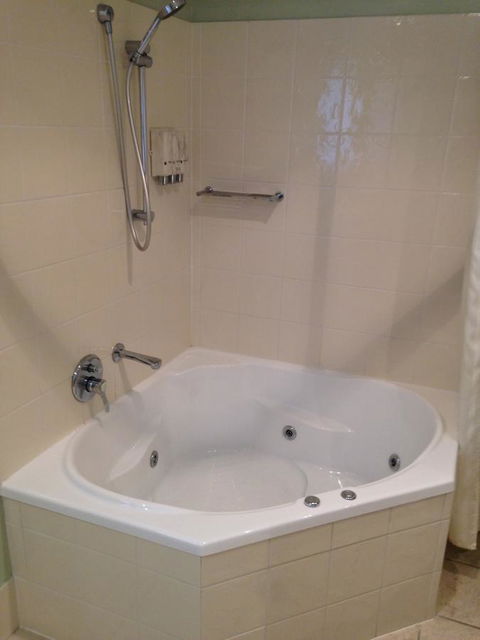 Eastgate On The Range Motel - Lightning Ridge Tourism 35