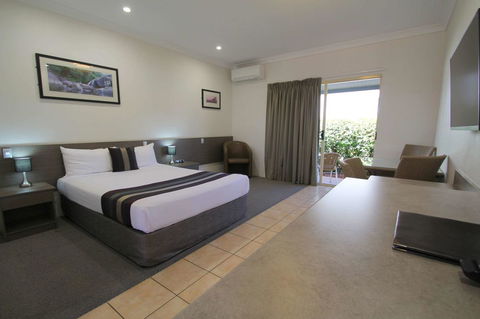 Midlander Motor Inn - Lightning Ridge Tourism 9