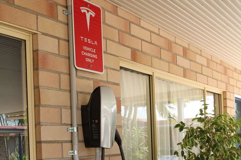 Midlander Motor Inn - Lightning Ridge Tourism 19
