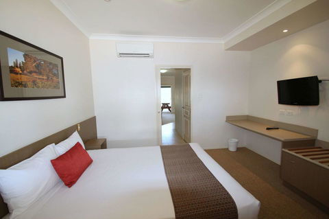Midlander Motor Inn - Lightning Ridge Tourism 18