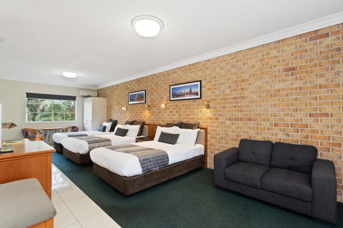 Coopers Colonial Motel - Lightning Ridge Tourism 16