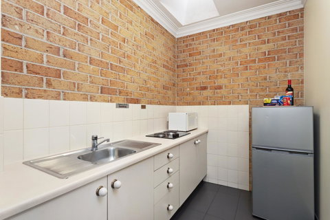 Coopers Colonial Motel - Lightning Ridge Tourism 20