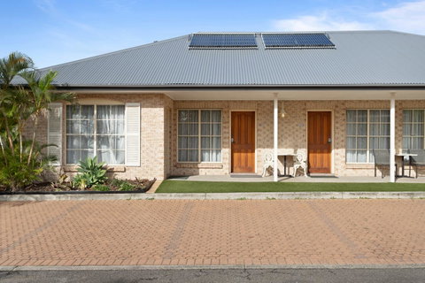 Coopers Colonial Motel - Lightning Ridge Tourism 26