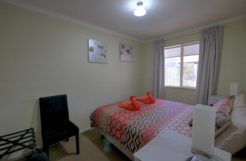 Ficifolia Lodge - Lightning Ridge Tourism 19