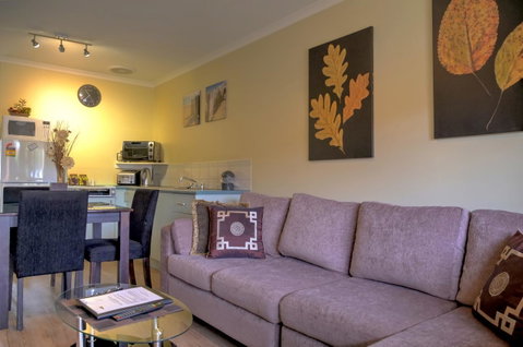 Ficifolia Lodge - Lightning Ridge Tourism 16