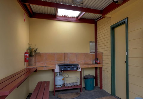 Ficifolia Lodge - Lightning Ridge Tourism 24
