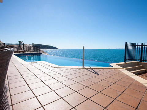 Grand Mercure Apartments Magnetic Island - Lightning Ridge Tourism 3