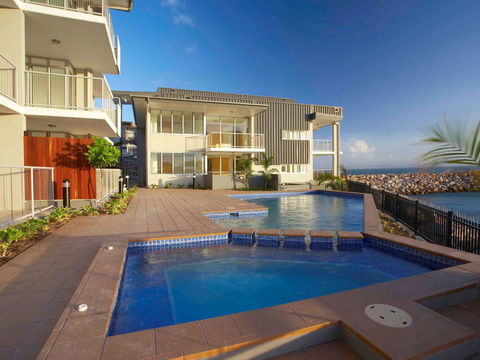 Grand Mercure Apartments Magnetic Island - Lightning Ridge Tourism 25