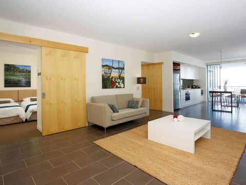 Grand Mercure Apartments Magnetic Island - Lightning Ridge Tourism 22