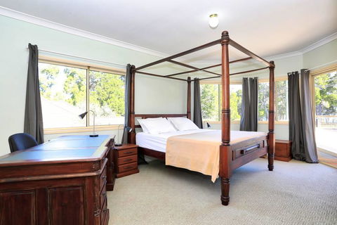 Waterfront At White Patch - Lightning Ridge Tourism 26