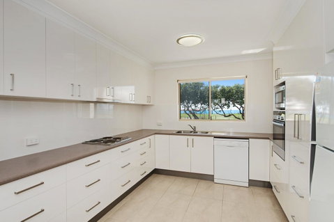 Walk To Surf Beach - Ground Floor Apartment - Bribie Horizons Boyd St, Woorim - Lightning Ridge Tourism 4