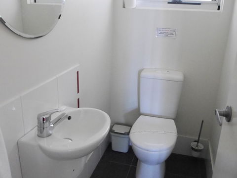 A AAA C-SHACK - Lightning Ridge Tourism 16