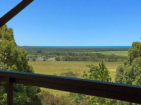 Toad Hall Byron Hinterland-Tintenbar - Lightning Ridge Tourism 2