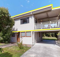 'Beach Break 1' 1/10 Lionel Street - upstairs unit with Aircon - Lightning Ridge Tourism