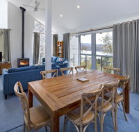 'Matilda' - Spacious  centrally located with great lake views - Lightning Ridge Tourism