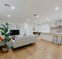 118 Refreshing 3BR Werribee Family House - Lightning Ridge Tourism