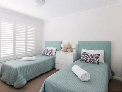 12 Cliff Road - Lightning Ridge Tourism 2