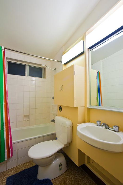 15 Grenadier Street - Great Pet-Friendly Holiday Home With Plenty Of Space - Lightning Ridge Tourism 3