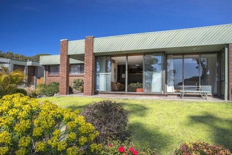 16 Shipton Cres - Secluded Away - Lightning Ridge Tourism 3