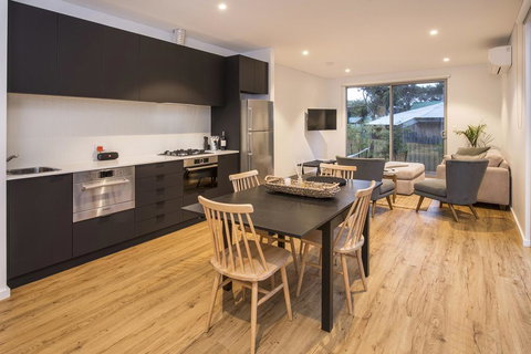 160 Steps... From Yallingup Beach - Lightning Ridge Tourism 3