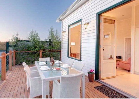 1880s Kananook Boutique Historic Luxury Apartment FSC Private Villa Bairnsdale - Lightning Ridge Tourism 0